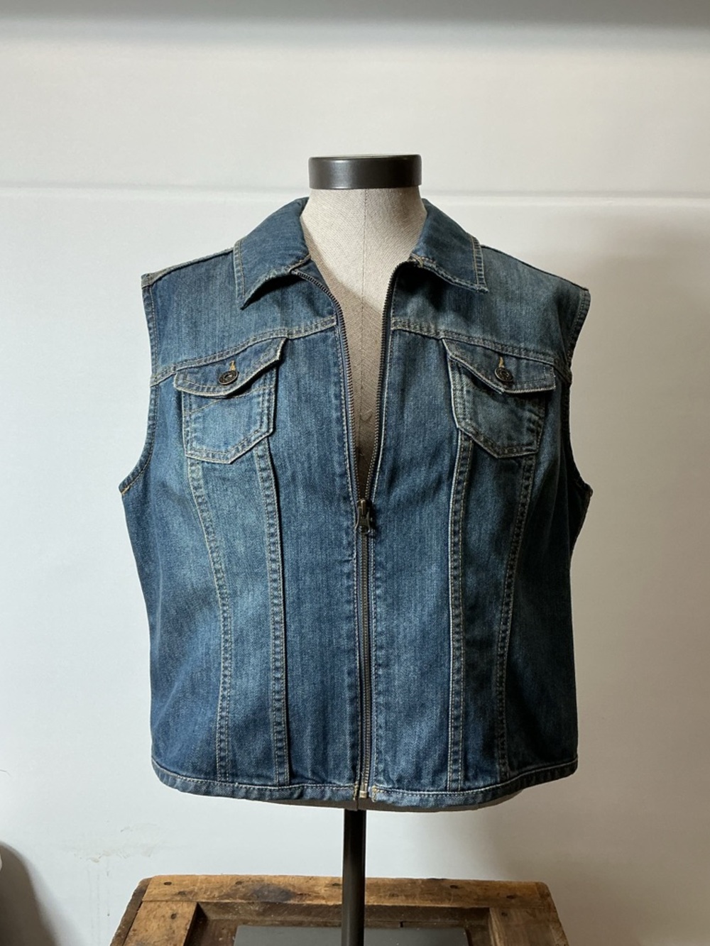 Vintage Ruff Hewn blue denim vest | Size: L